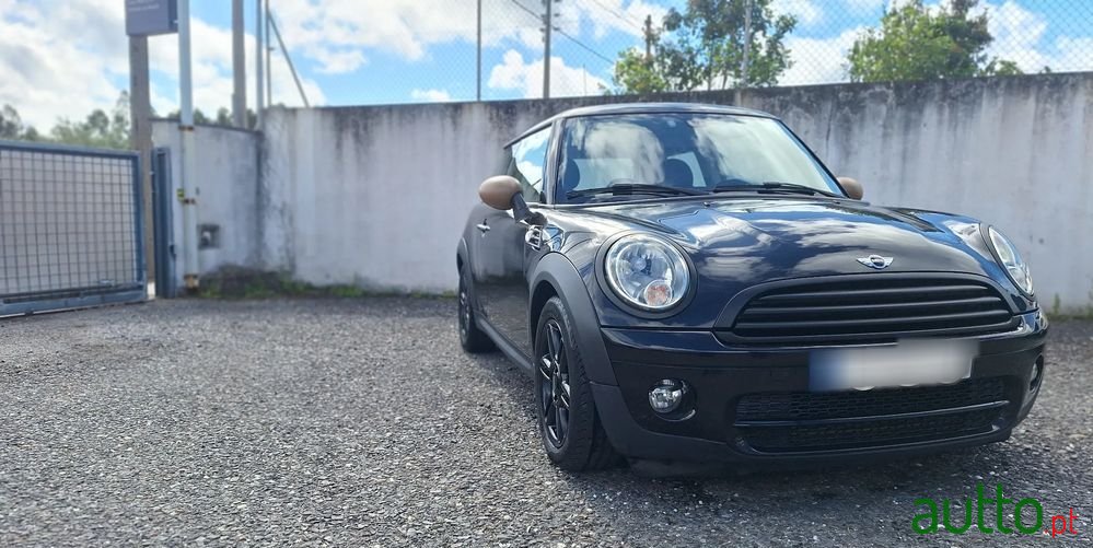 2013' MINI One D 3 Portas photo #2