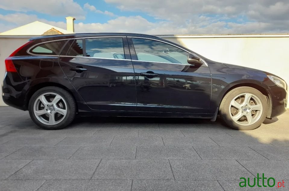 2011' Volvo V60 photo #1