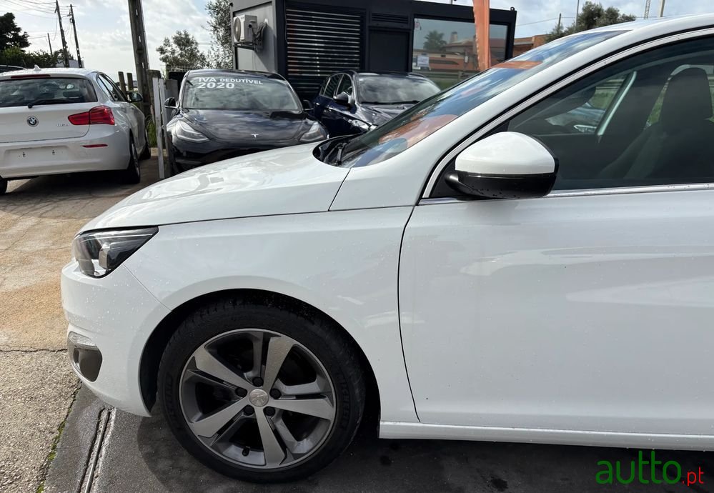 2017' Peugeot 308 photo #6