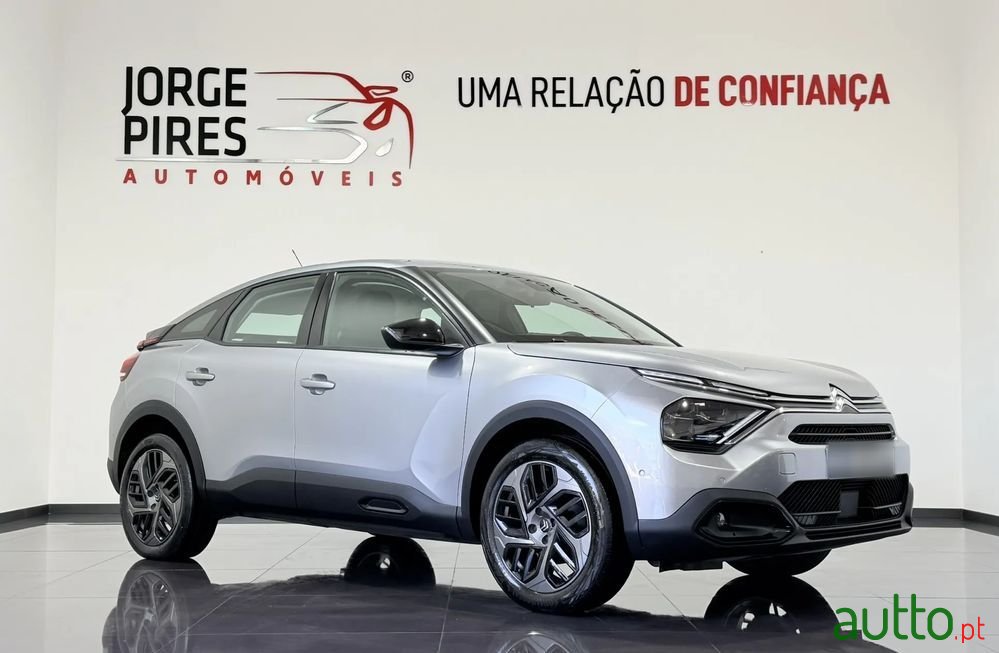 2022' Citroen C4 1.2 Puretech Shine photo #2