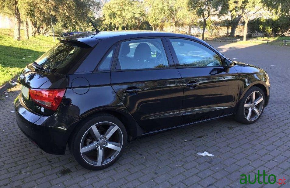 2013' Audi A1 Sportback photo #1