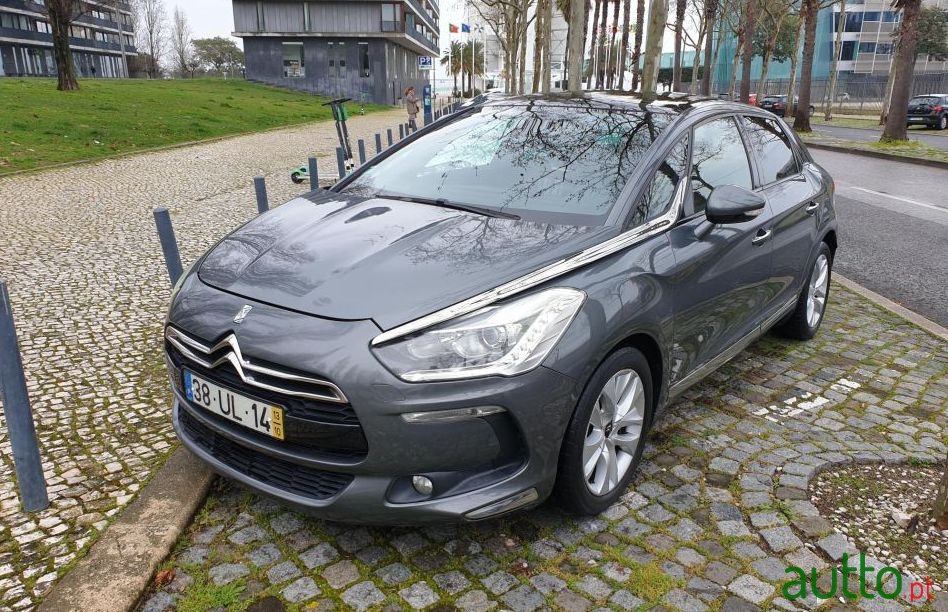 2013' Citroen DS5 photo #4