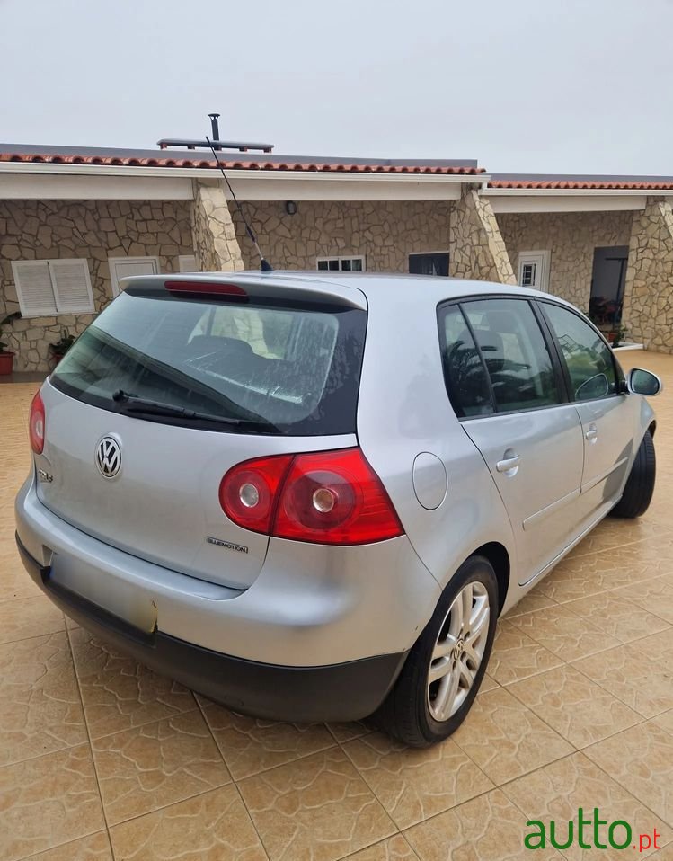 2008' Volkswagen Golf photo #3