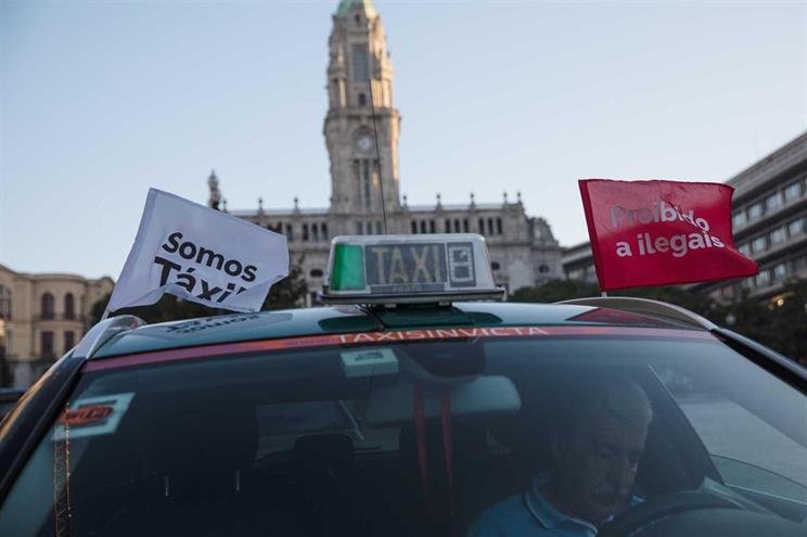Taxistas do Porto vão manter-se nos Aliados sem "intervenção policial"