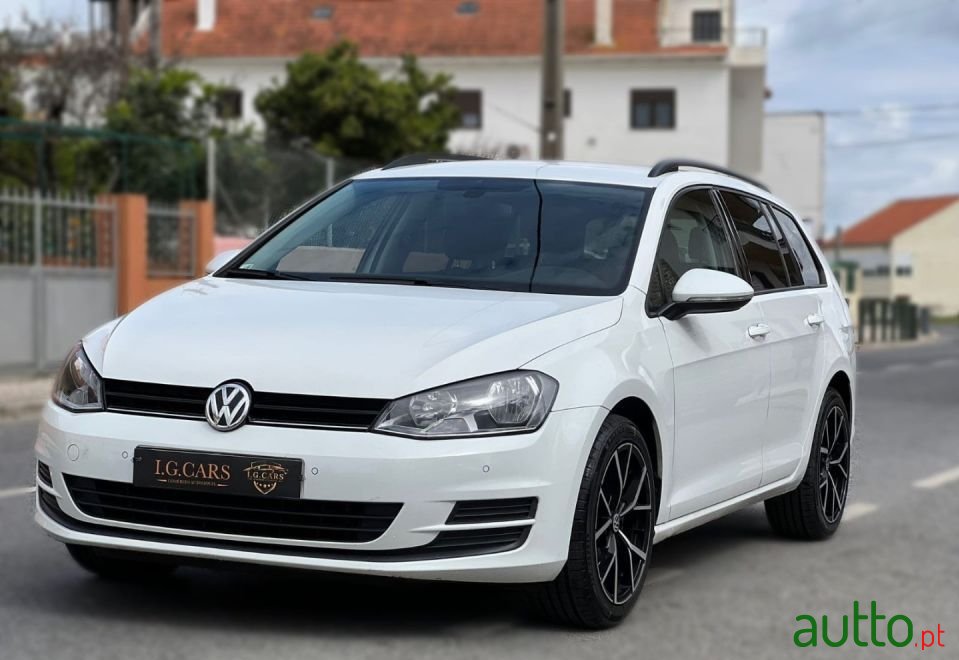 2016' Volkswagen Golf photo #2