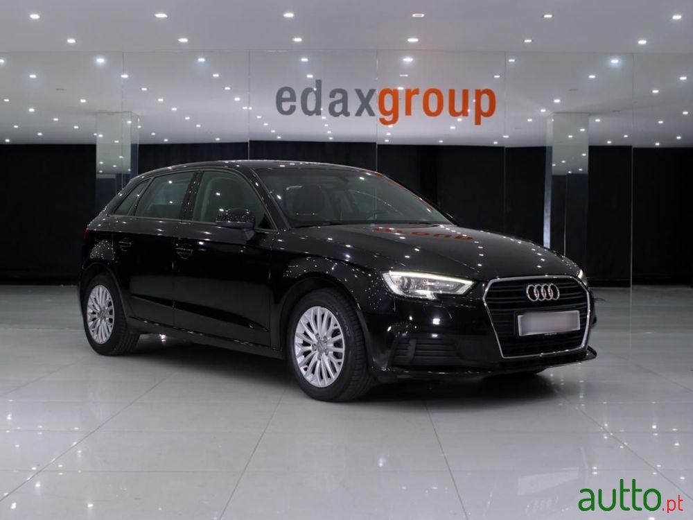 2018' Audi A3 Sportback photo #1