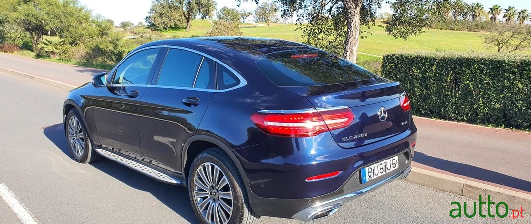 2018' Mercedes-Benz Glc-250 photo #3