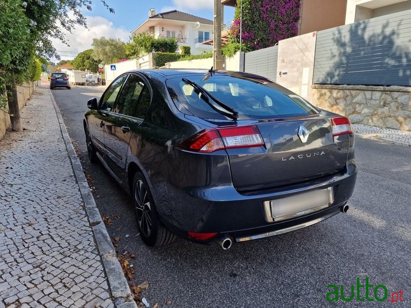 2014' Renault Laguna photo #6