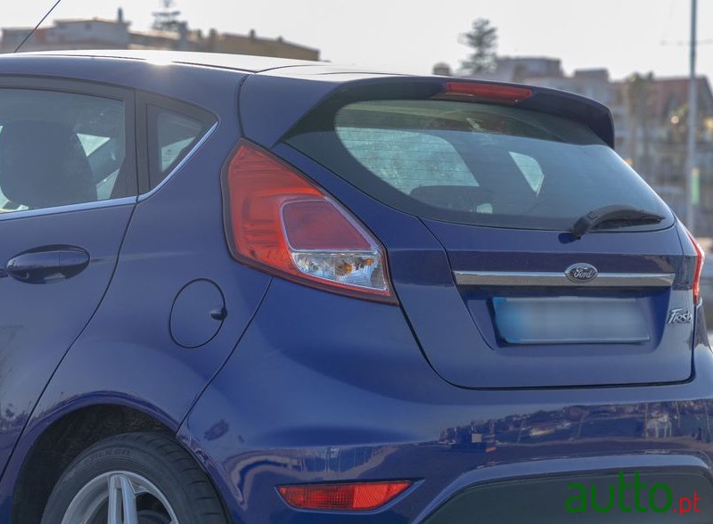 2014' Ford Fiesta photo #4