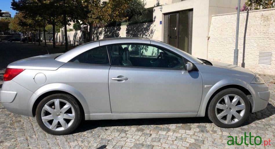 2009' Renault Megane photo #1