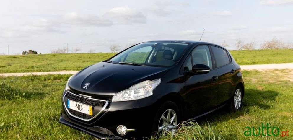 2013' Peugeot 208 photo #2