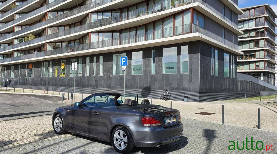 2009' BMW 120 D photo #4