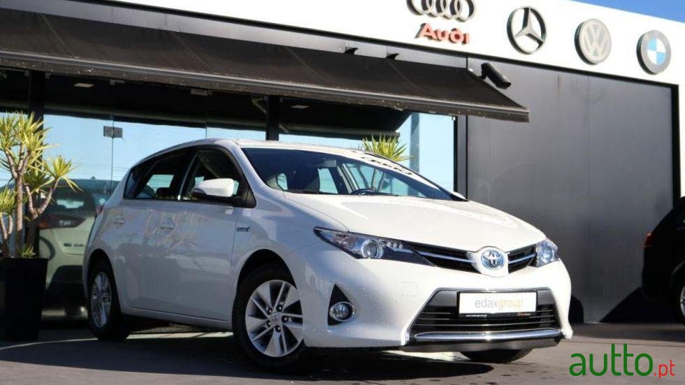 2015' Toyota Auris photo #1