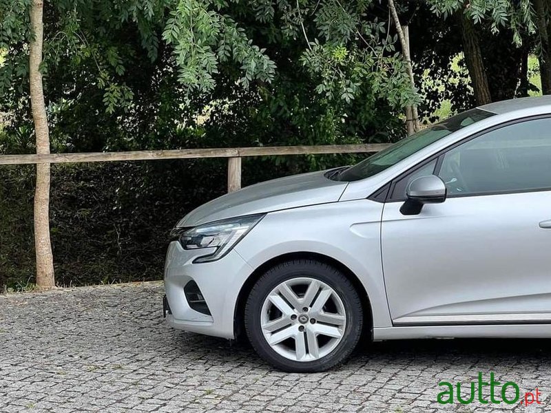 2019' Renault Clio photo #6