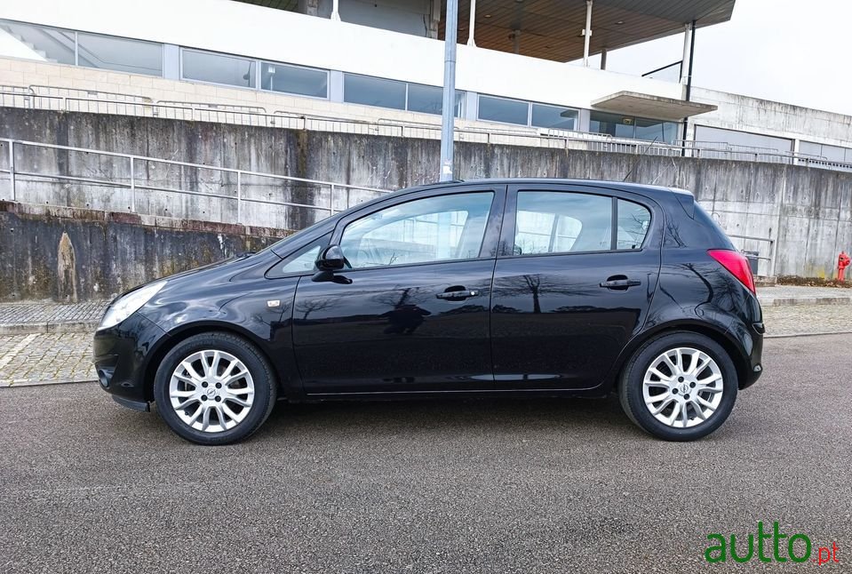 2009' Opel Corsa photo #3