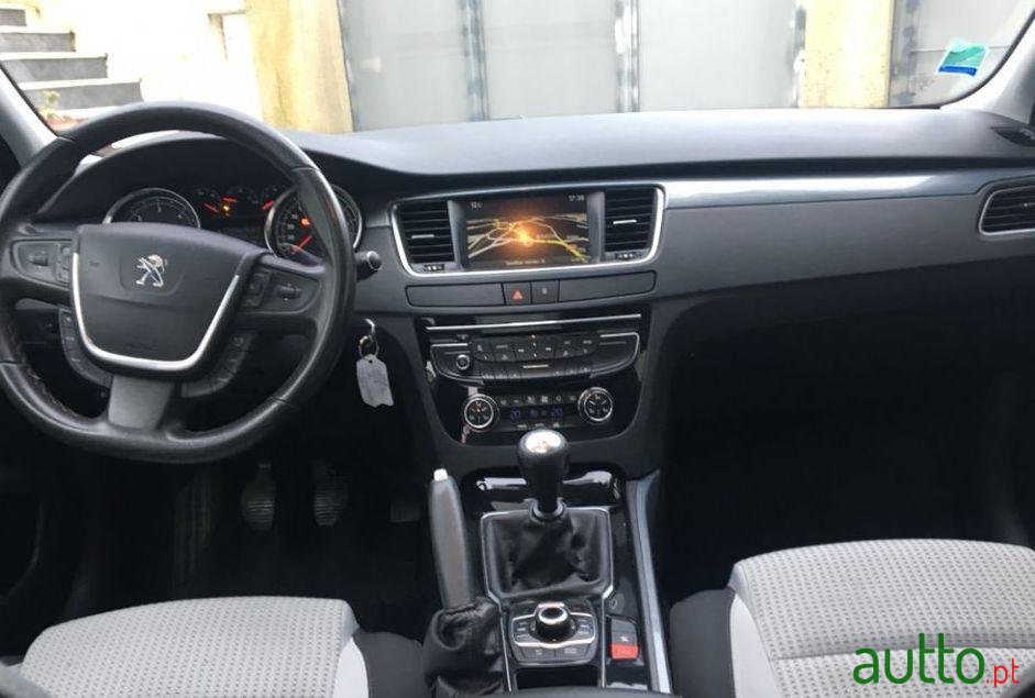 2014' Peugeot 508 Sw Sport photo #2