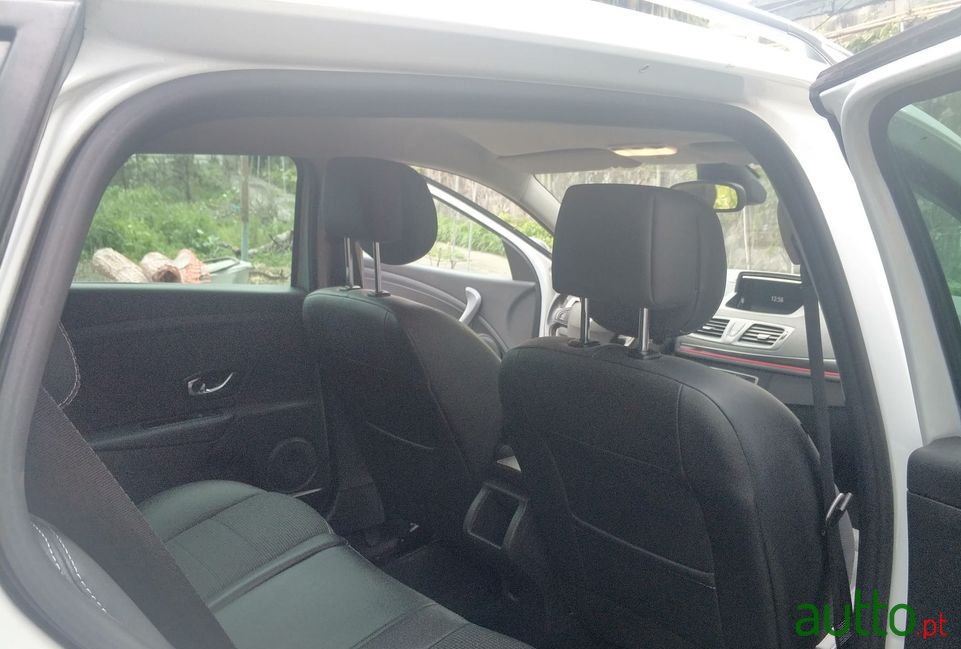 2015' Renault Megane photo #3