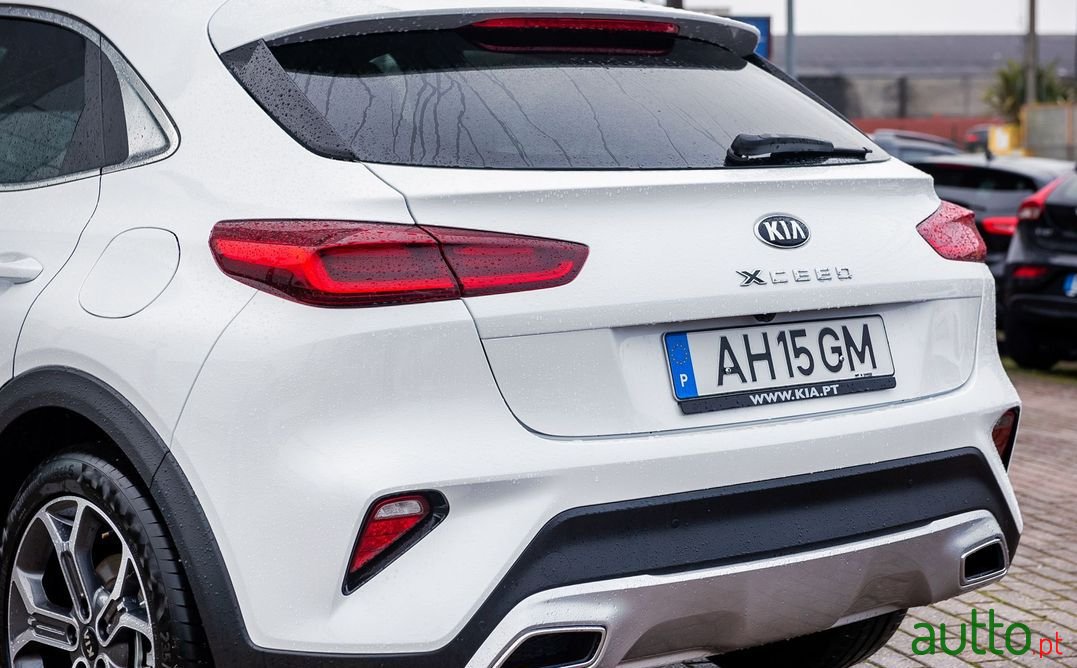 2021' Kia Xceed photo #4