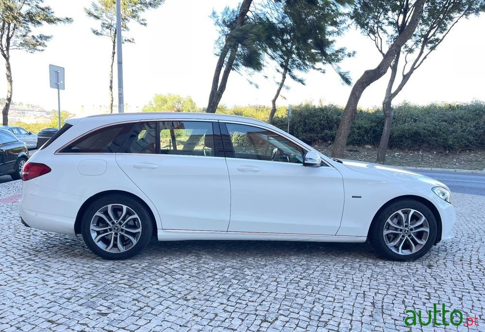 2018' Mercedes-Benz Classe C photo #5