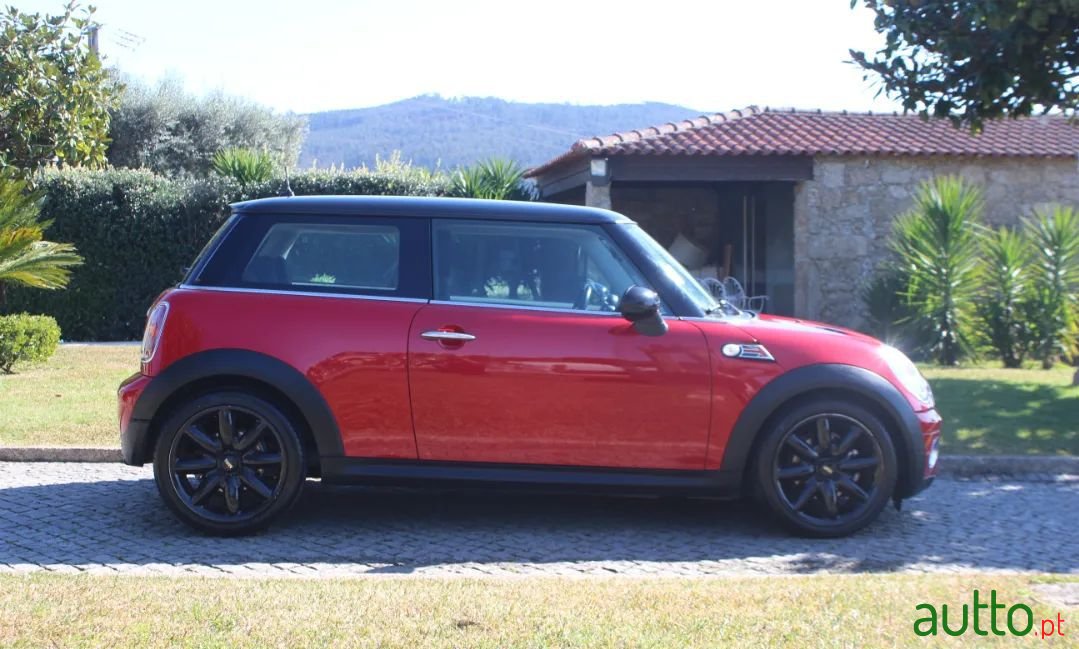 2010' MINI Cooper photo #6