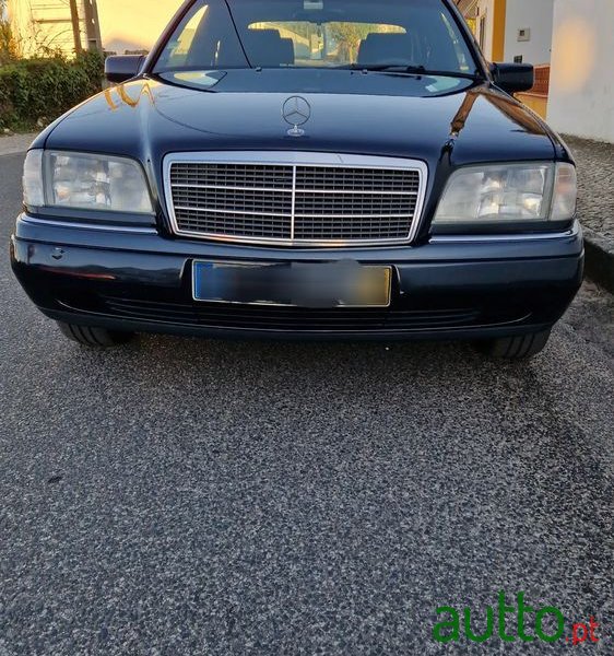 1996' Mercedes-Benz 220 photo #1