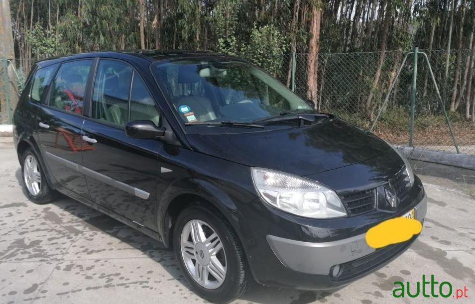 2005' Renault Grand Scenic photo #2