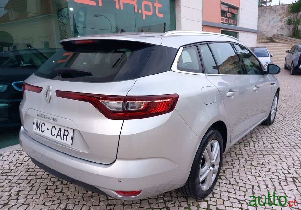 2020' Renault Megane Sport Tourer photo #4