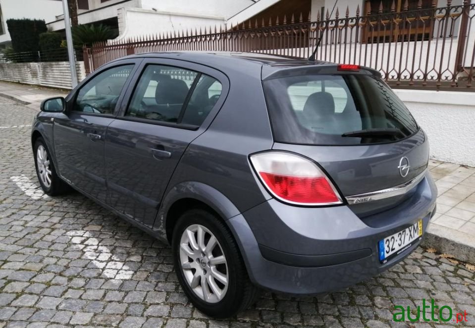 2004' Opel Astra photo #3