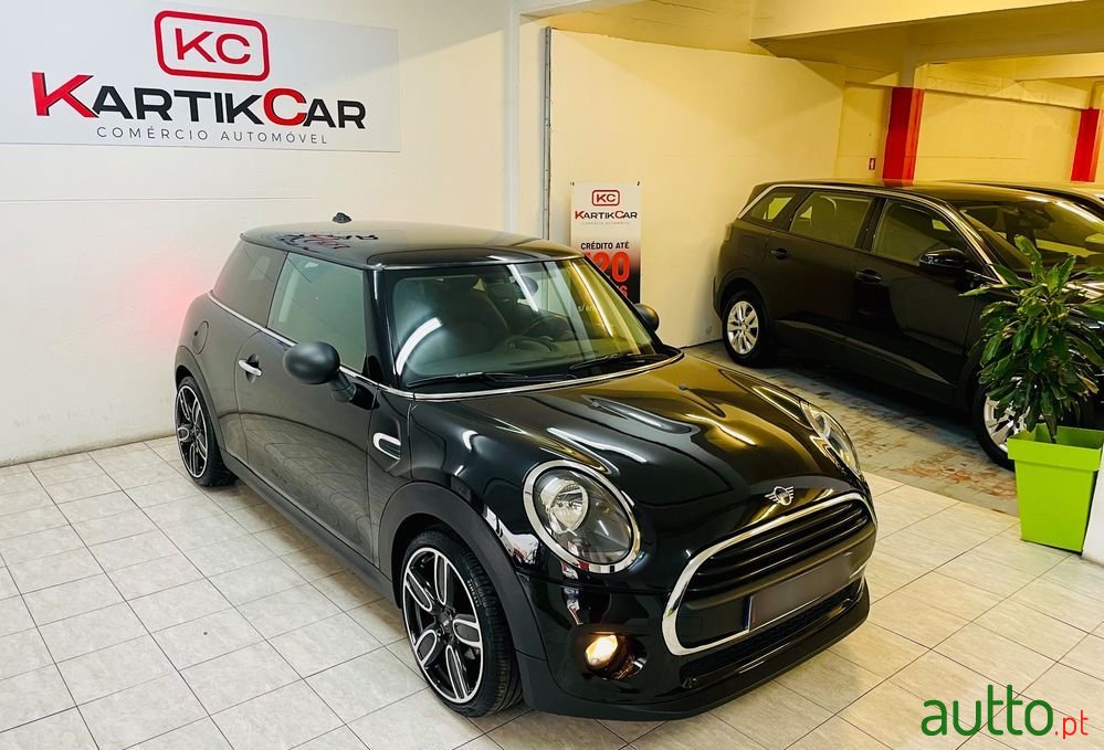 2019' MINI One 3 Portas photo #4