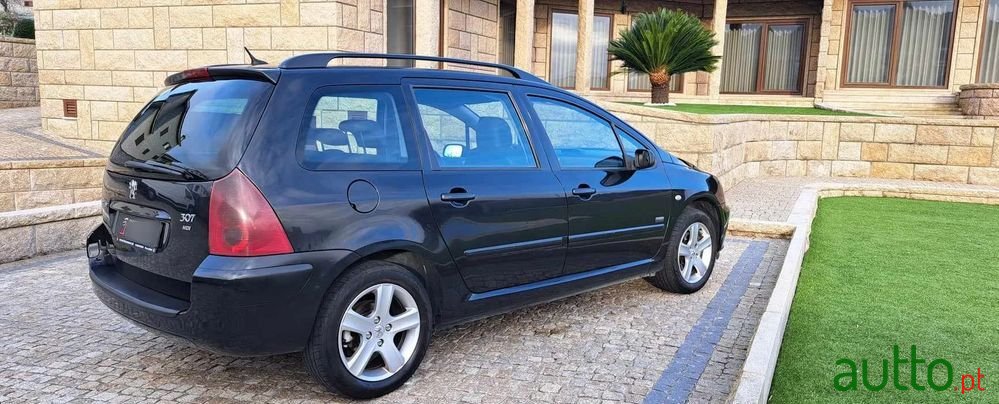 2005' Peugeot 307 Break photo #6