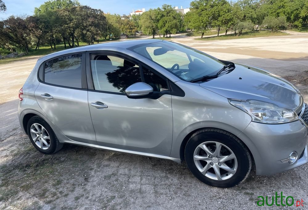 2013' Peugeot 208 1.2 Vti Active photo #4