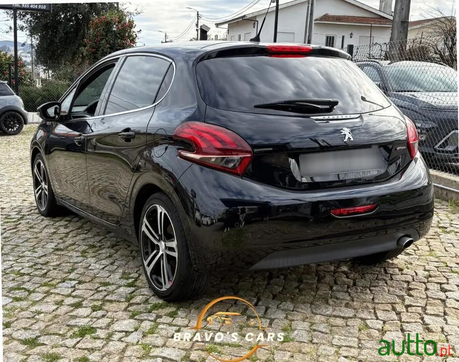 2015' Peugeot 208 photo #6