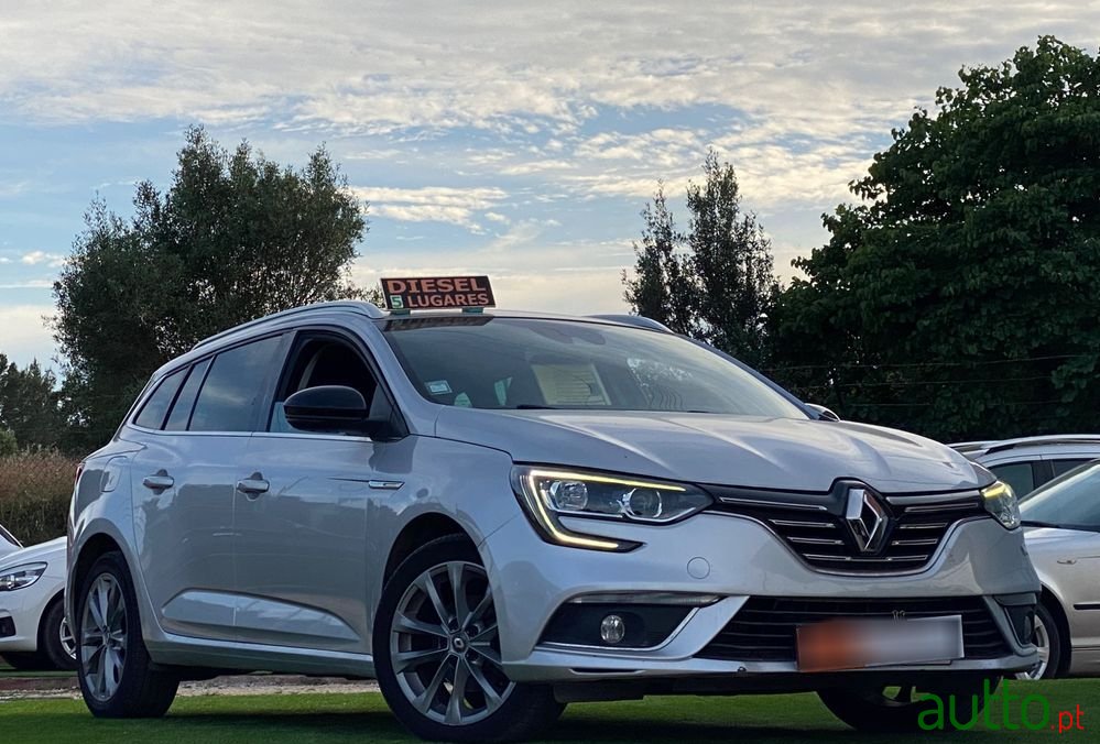 2017' Renault Megane Sport Tourer photo #1