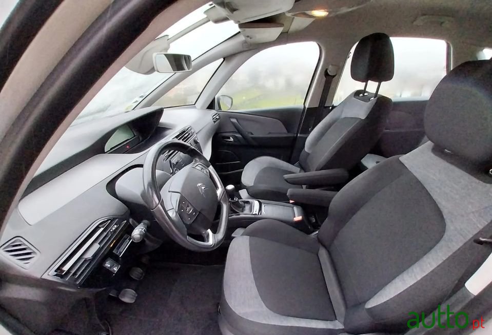 2018' Citroen C4 Picasso photo #6