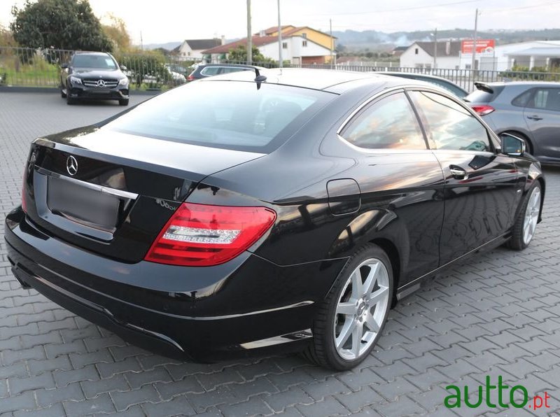 2011' Mercedes-Benz Classe C D photo #3