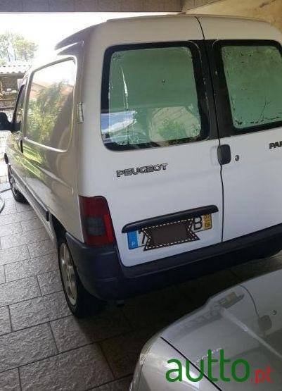 2002' Peugeot Partner 1.9 photo #3