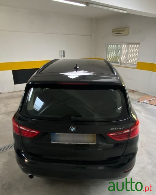 2015' BMW 216 Gran Tourer photo #3