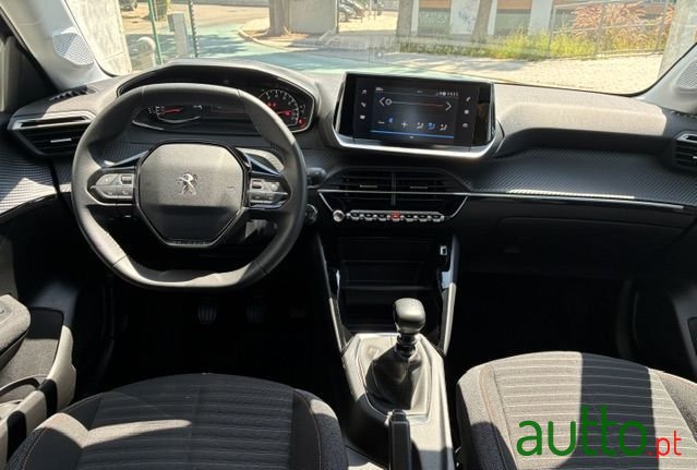 2023' Peugeot 208 photo #3