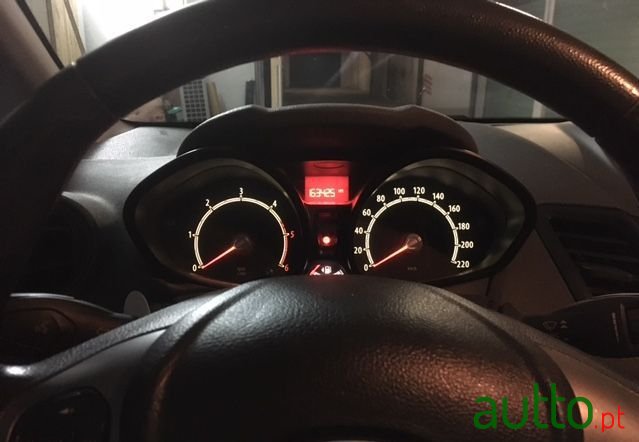 2009' Ford Fiesta photo #4