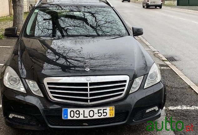 2009' Mercedes-Benz E-350 photo #1