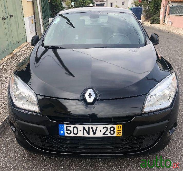 2011' Renault Megane Sport Tourer photo #1