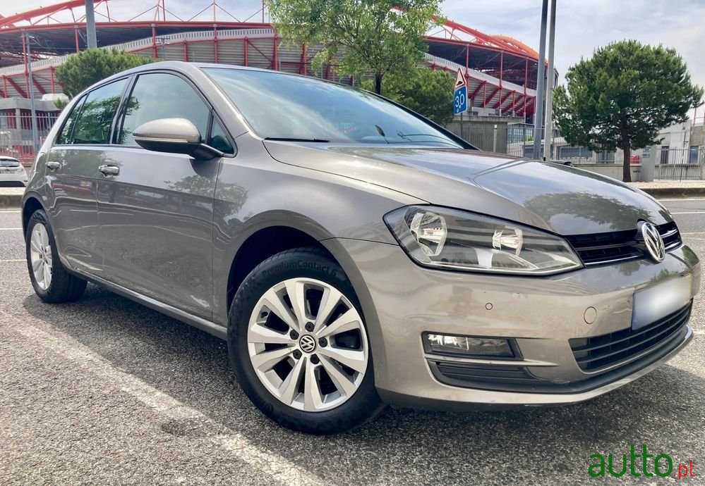 2015' Volkswagen Golf photo #1