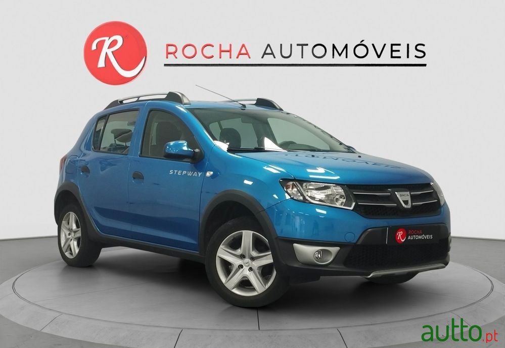 2014' Dacia Sandero photo #3