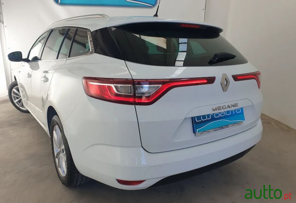 2016' Renault Megane Sport Tourer photo #5