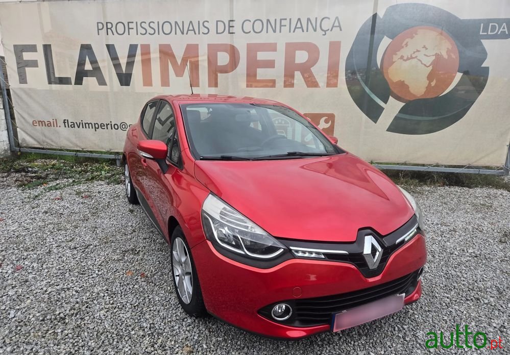 2014' Renault Clio photo #1