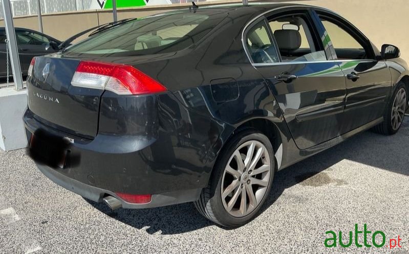 2010' Renault Laguna 2.0 Dci Initiale photo #3