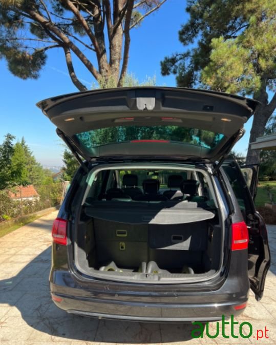 2012' Volkswagen Sharan photo #4