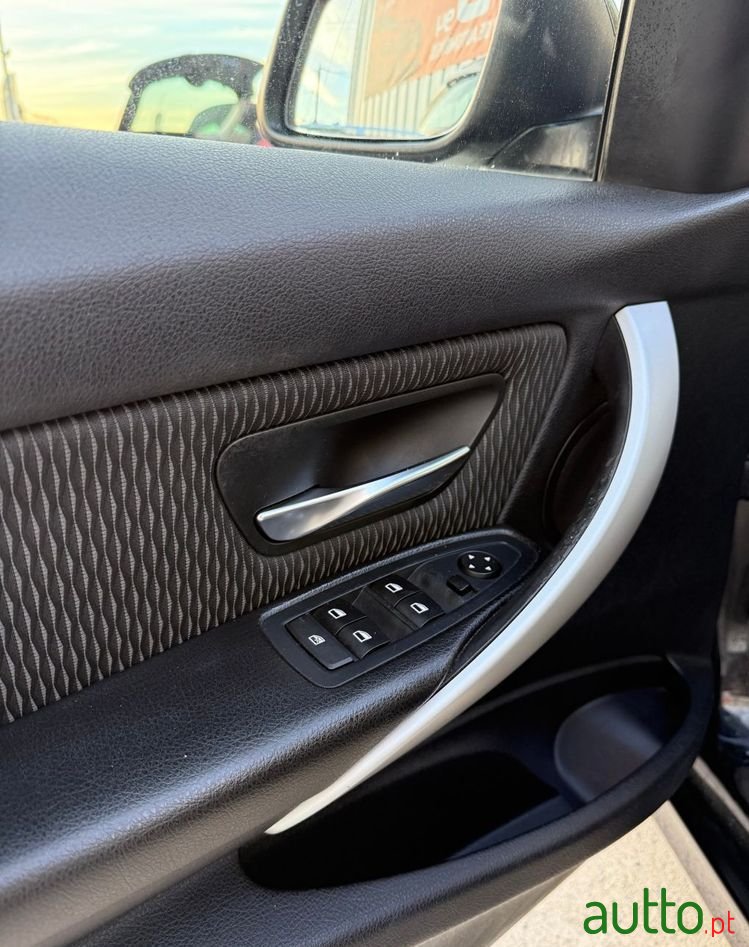 2013' BMW Série 3 photo #3