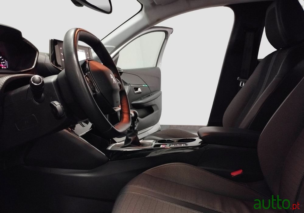 2021' Peugeot 208 photo #6