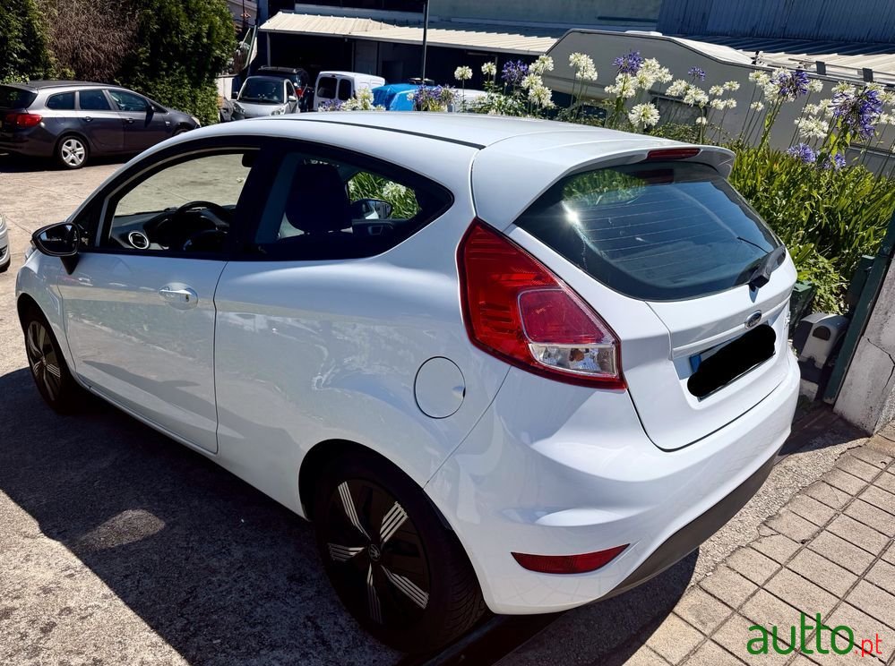 2014' Ford Fiesta photo #4